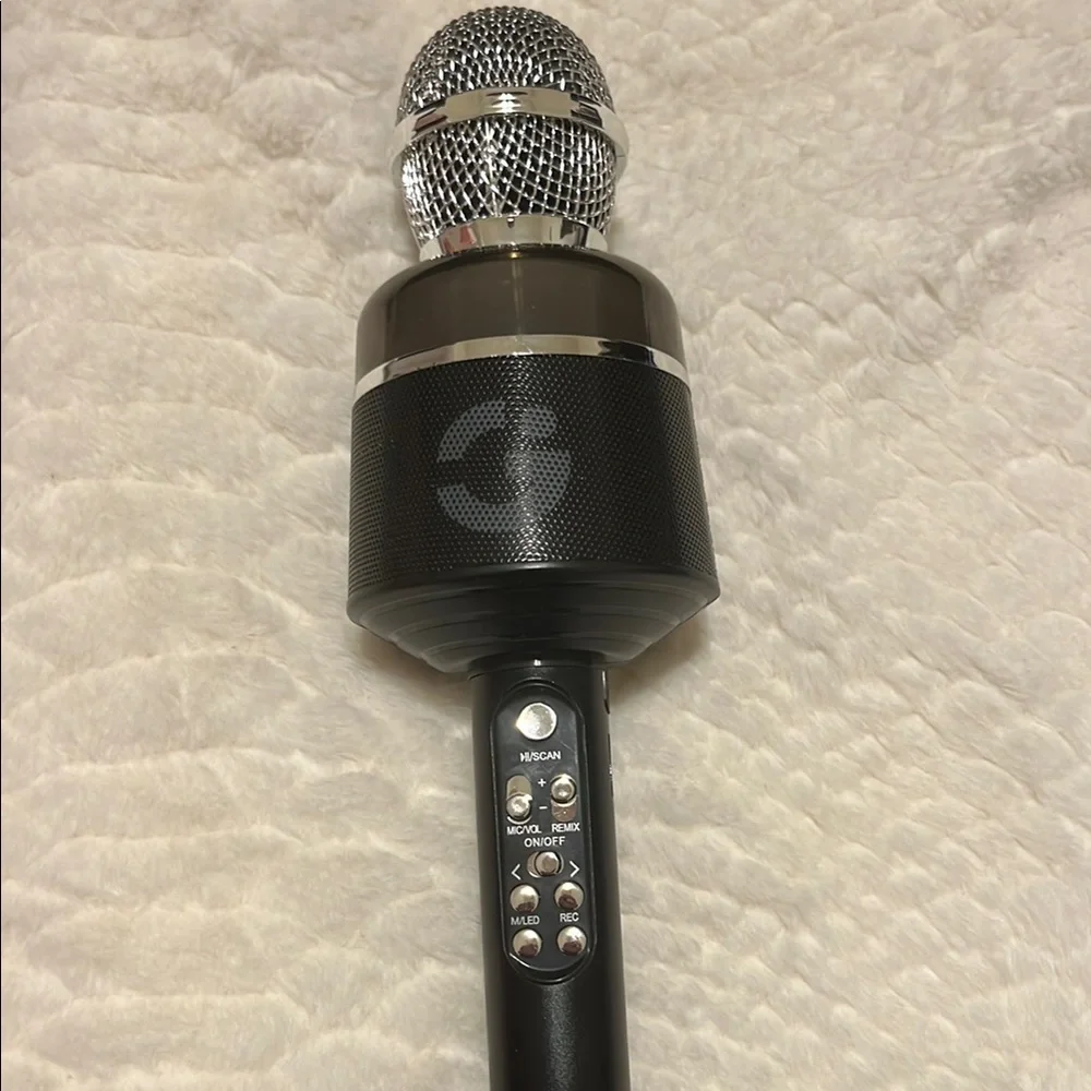 Wireless Microphone- Bluetooth capabilities Read below